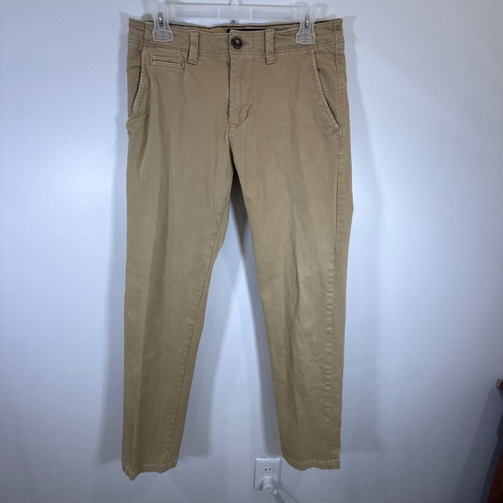American Eagle men’s beige Active flex pants waist size 32